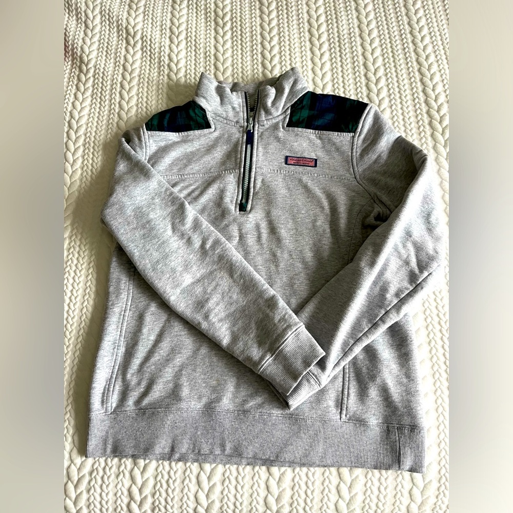 ***EUC****
Vineyard Vines Holiday Plaid Shep sweatshirt 
Size: Women’s Medium